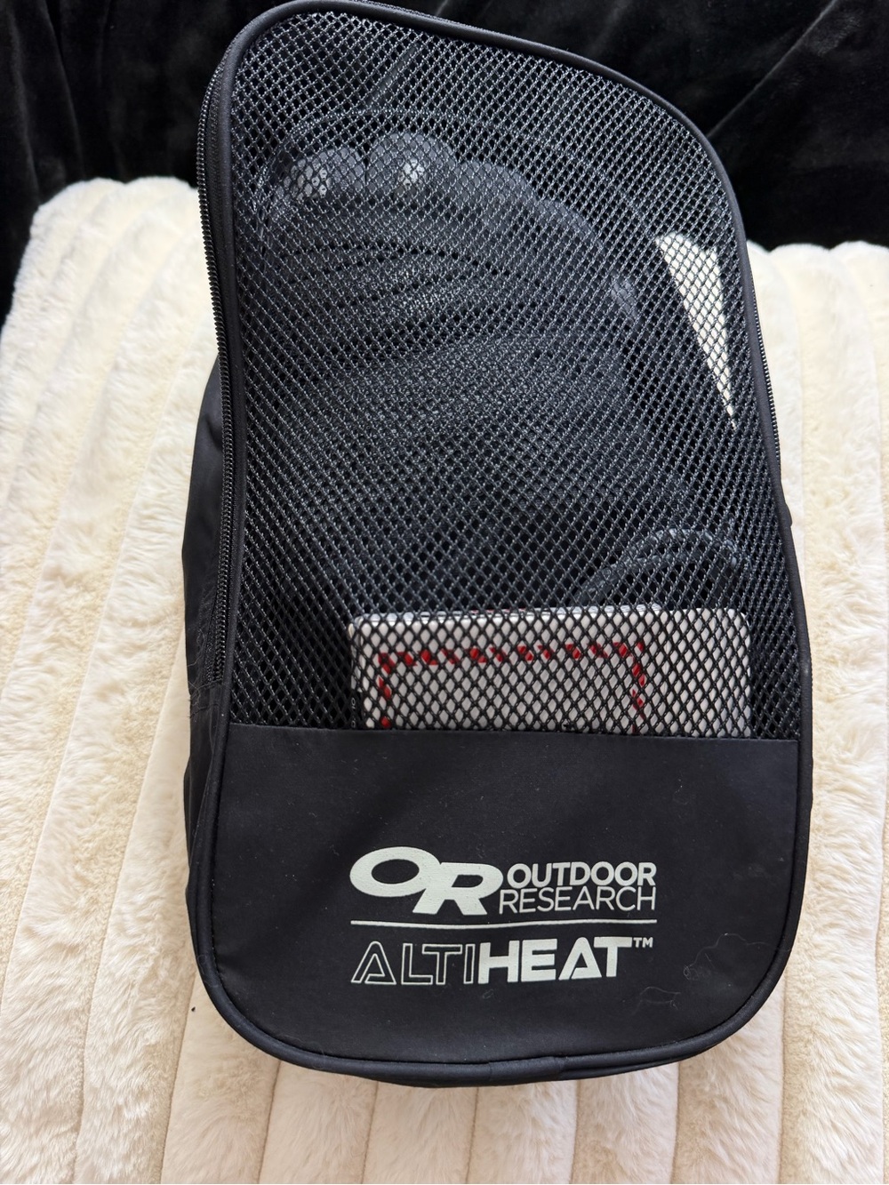Outdoor Research AltiHeat Gloves with Black Mesh Pouch